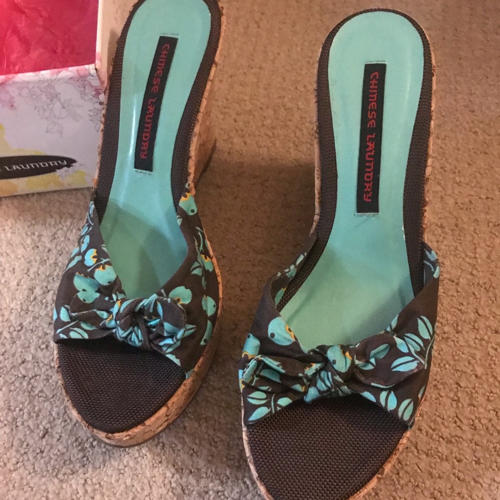 Chinese laundry wedges